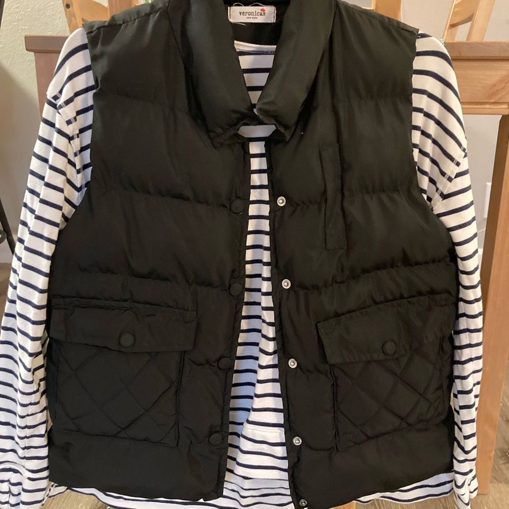 Black puffer vest! Great condition